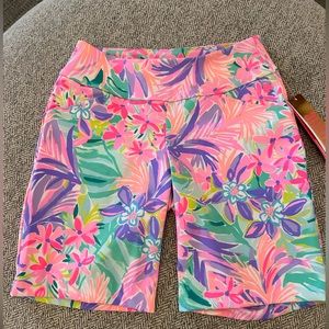 NWT Lilly Pulitzer Luxletic Reid Short UPF 50+ It was all a dream size 2